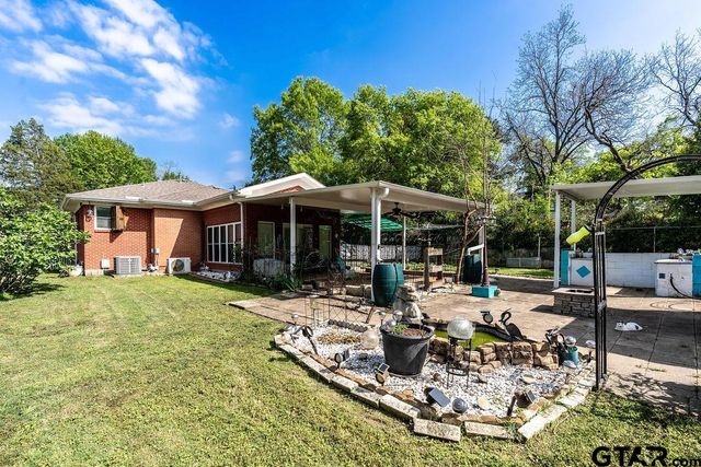 1009 N Link St, Palestine, TX 75801