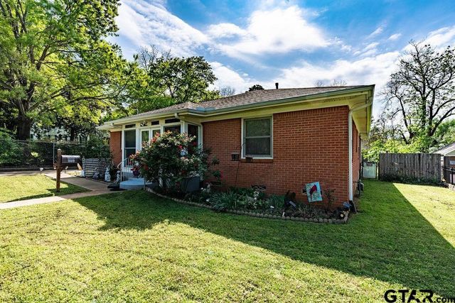 1009 N Link St, Palestine, TX 75801