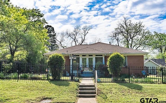 1009 N Link St, Palestine, TX 75801