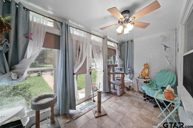 1009 N Link St, Palestine, TX 75801