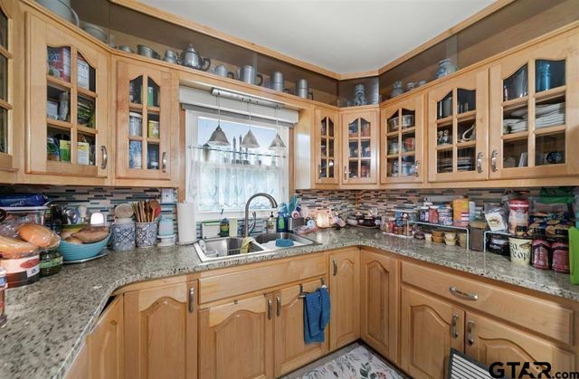 1009 N Link St, Palestine, TX 75801