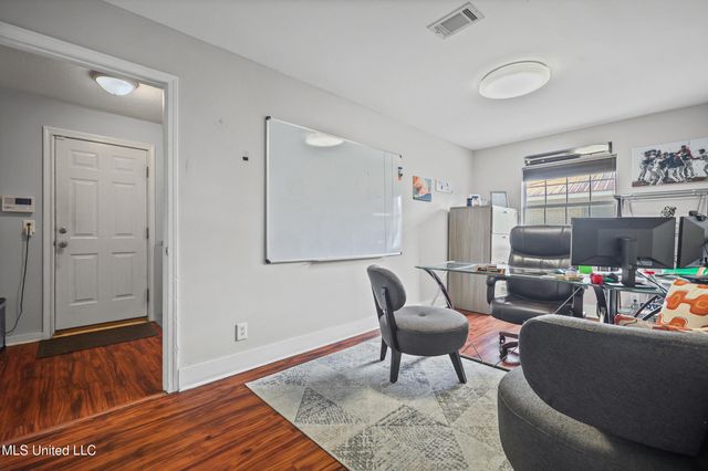 6204 Washington Avenue, Ocean Springs, MS 39564