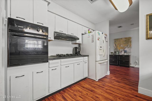 6204 Washington Avenue, Ocean Springs, MS 39564