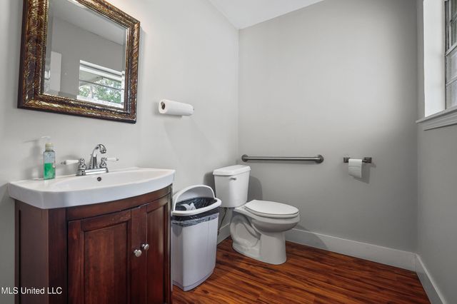 6204 Washington Avenue, Ocean Springs, MS 39564