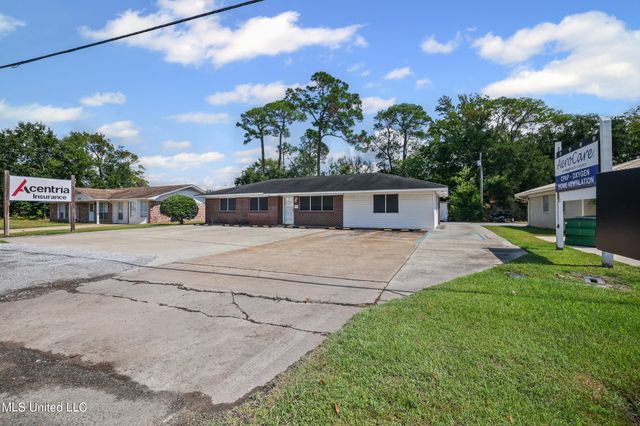 6204 Washington Avenue, Ocean Springs, MS 39564
