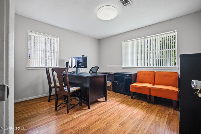 6204 Washington Avenue, Ocean Springs, MS 39564