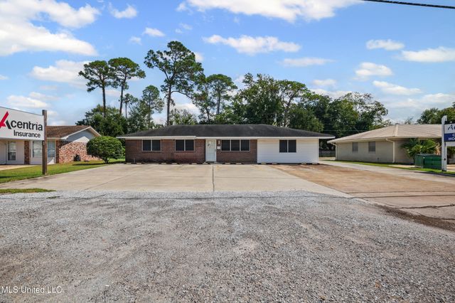 6204 Washington Avenue, Ocean Springs, MS 39564