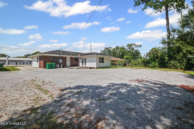 6204 Washington Avenue, Ocean Springs, MS 39564