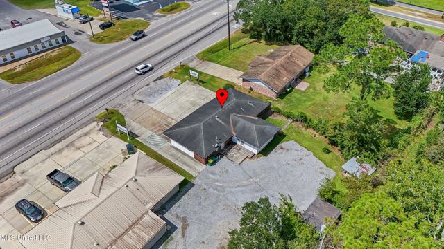 6204 Washington Avenue, Ocean Springs, MS 39564