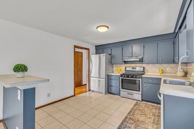 50 Harlow Rd, Rockland, MA 02370