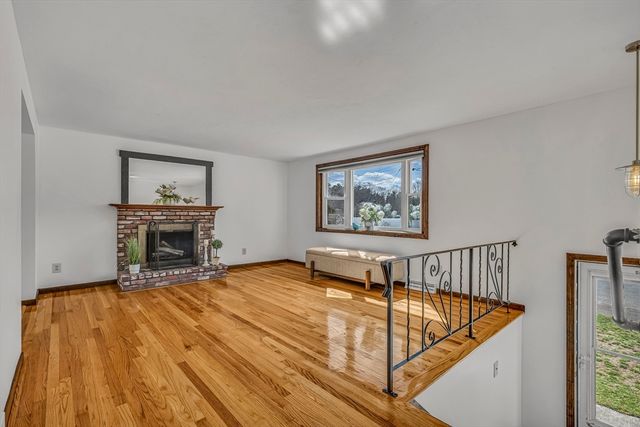 50 Harlow Rd, Rockland, MA 02370