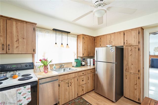 507 E Ford Avenue, Barberton, OH 44203