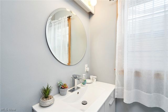 507 E Ford Avenue, Barberton, OH 44203