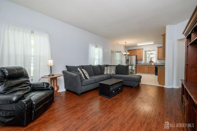 70 Vineyard Court, Monroe, NJ 08831
