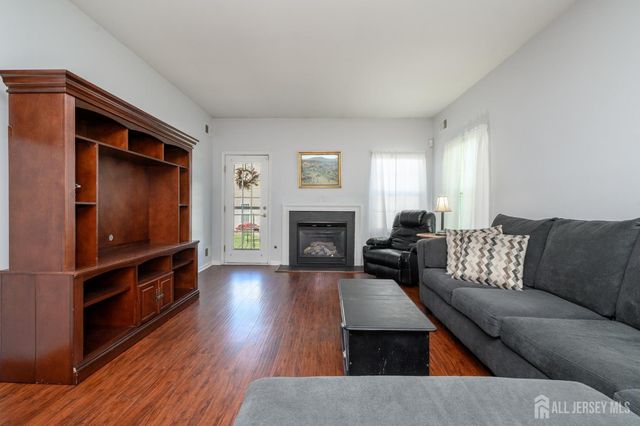 70 Vineyard Court, Monroe, NJ 08831