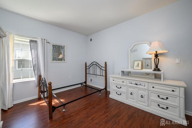 70 Vineyard Court, Monroe, NJ 08831