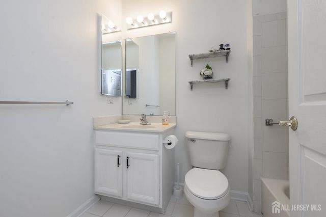 70 Vineyard Court, Monroe, NJ 08831