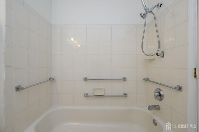 70 Vineyard Court, Monroe, NJ 08831
