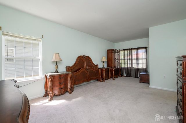 70 Vineyard Court, Monroe, NJ 08831