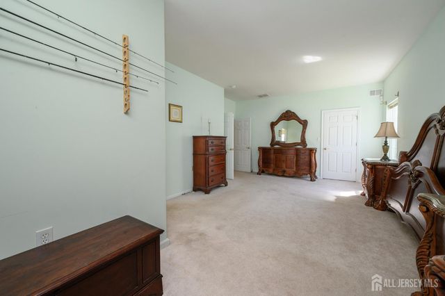 70 Vineyard Court, Monroe, NJ 08831