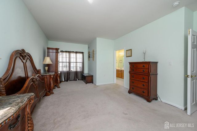 70 Vineyard Court, Monroe, NJ 08831