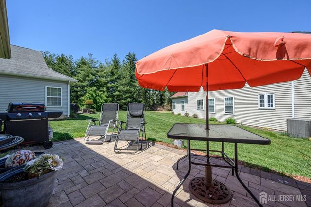 70 Vineyard Court, Monroe, NJ 08831