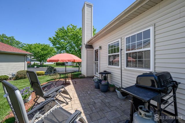 70 Vineyard Court, Monroe, NJ 08831
