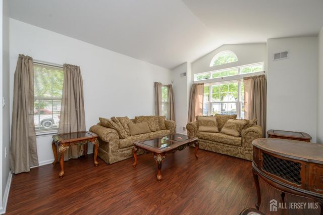 70 Vineyard Court, Monroe, NJ 08831