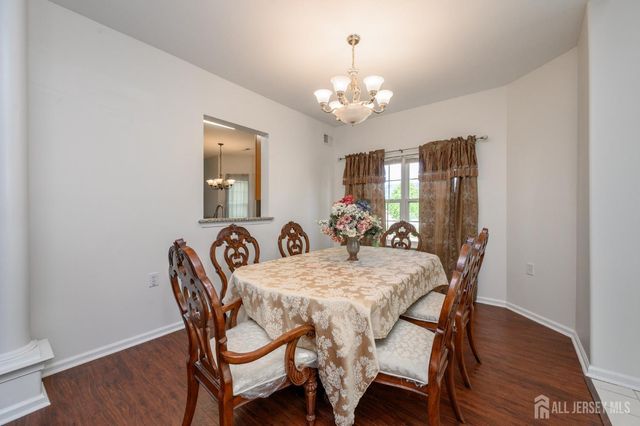 70 Vineyard Court, Monroe, NJ 08831