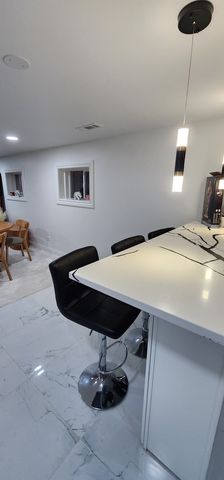 6236 N Francisco Avenue G, Chicago, IL 60659