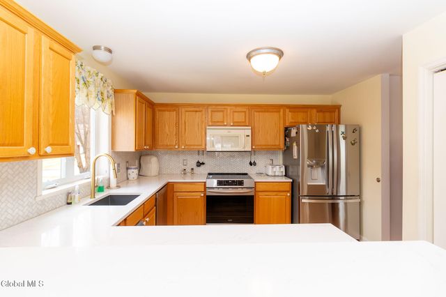 47 Native Dancer Lane, Stillwater, NY 12866