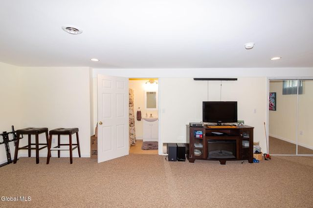 47 Native Dancer Lane, Stillwater, NY 12866