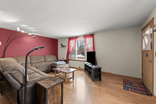 2145 Root Street, Crest Hill, IL 60403