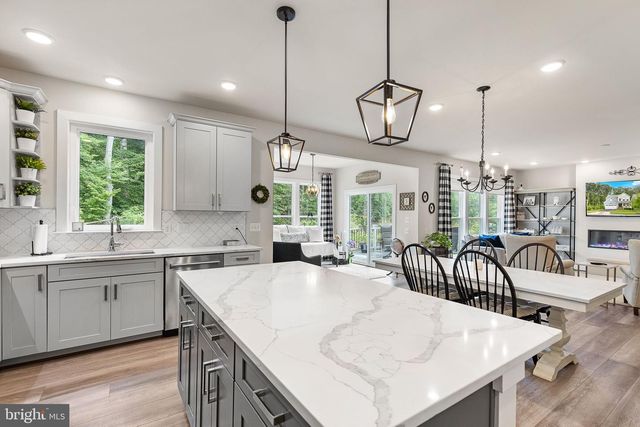 17703 WHITE CAMPION WAY, Dumfries, VA 22026
