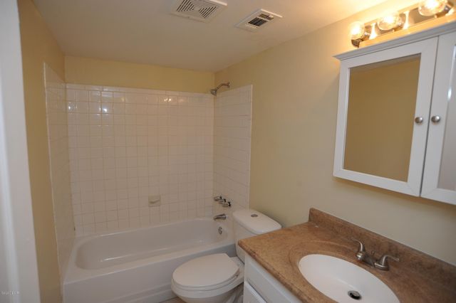 415 N Halifax Ave Apt 103, Daytona Beach, FL 32118