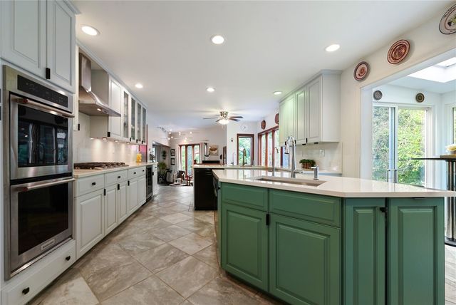 2055 Outlook Drive, Upper St Clair, PA 15241