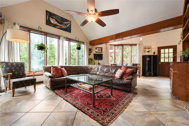 2055 Outlook Drive, Upper St Clair, PA 15241