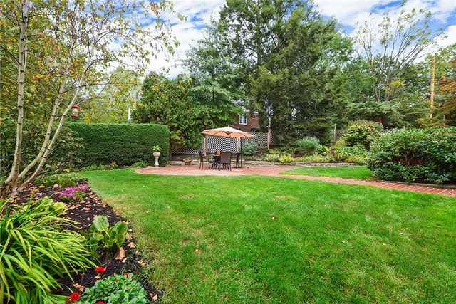 2055 Outlook Drive, Upper St Clair, PA 15241