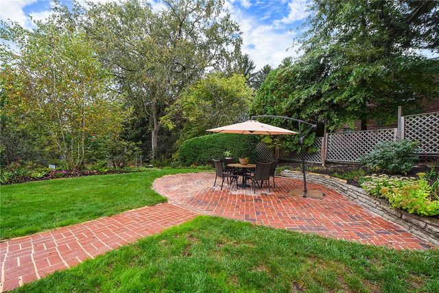 2055 Outlook Drive, Upper St Clair, PA 15241