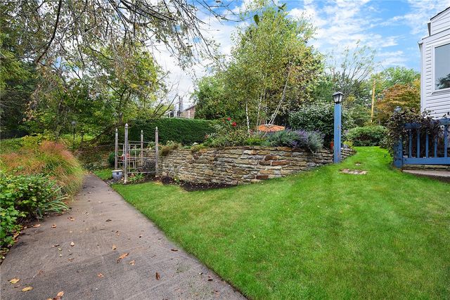 2055 Outlook Drive, Upper St Clair, PA 15241