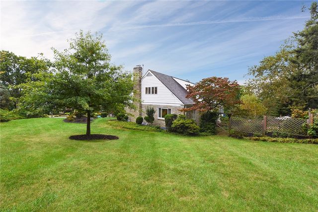 2055 Outlook Drive, Upper St Clair, PA 15241