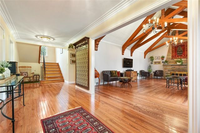 2055 Outlook Drive, Upper St Clair, PA 15241
