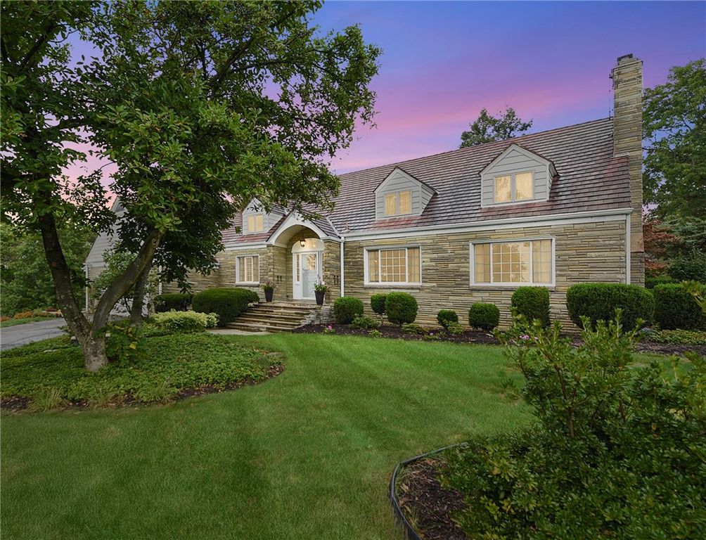 2055 Outlook Drive, Upper St Clair, PA 15241