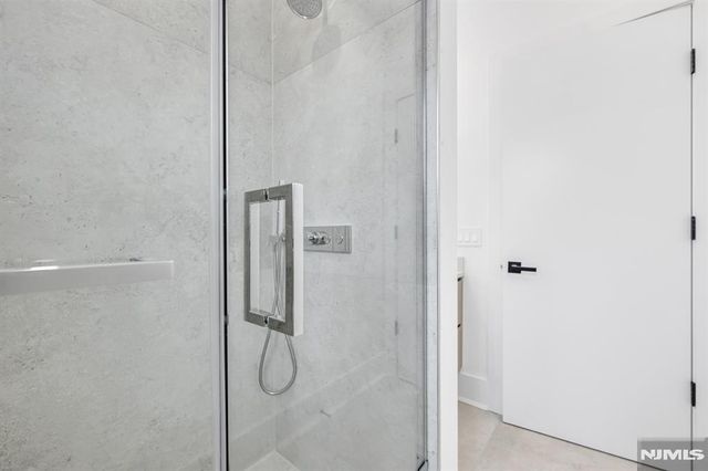 25 Garden Place A, Edgewater, NJ 07020