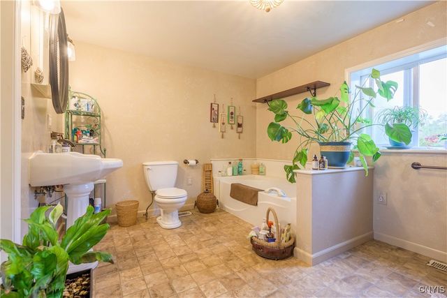 3900 Amber Road, Onondaga, NY 13215