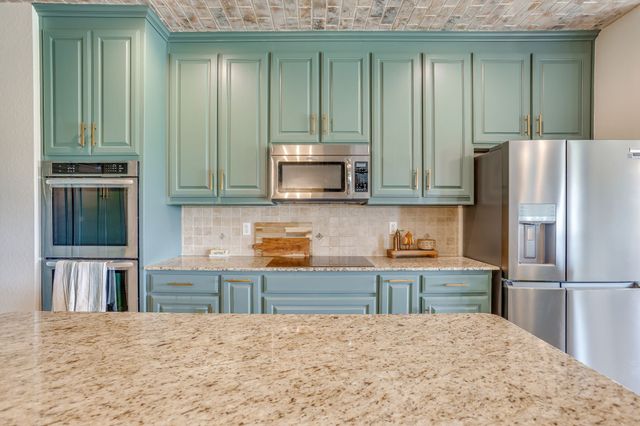 703 Country Club Drive, Joshua, TX 76058