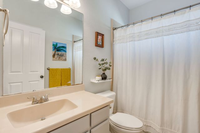 703 Country Club Drive, Joshua, TX 76058