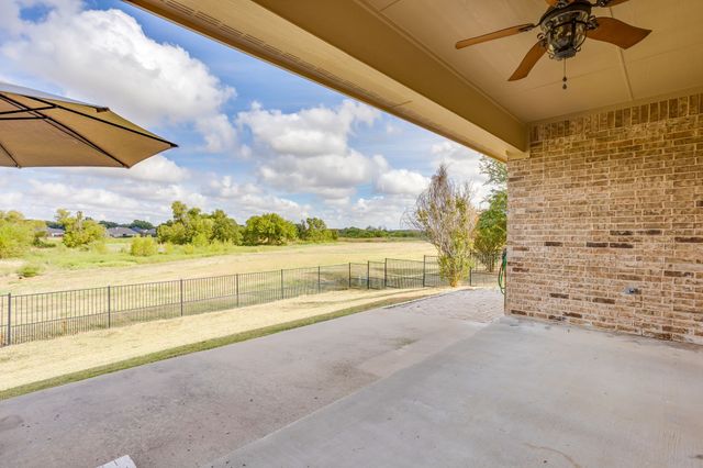 703 Country Club Drive, Joshua, TX 76058
