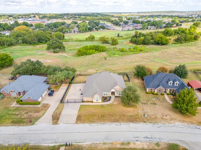 703 Country Club Drive, Joshua, TX 76058