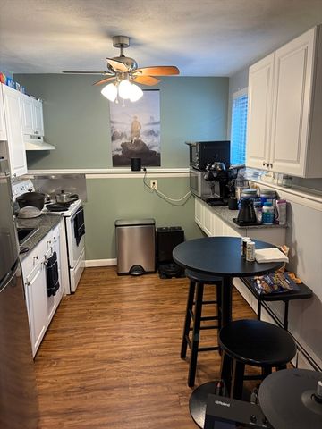180-C River St 7, Waltham, MA 02453